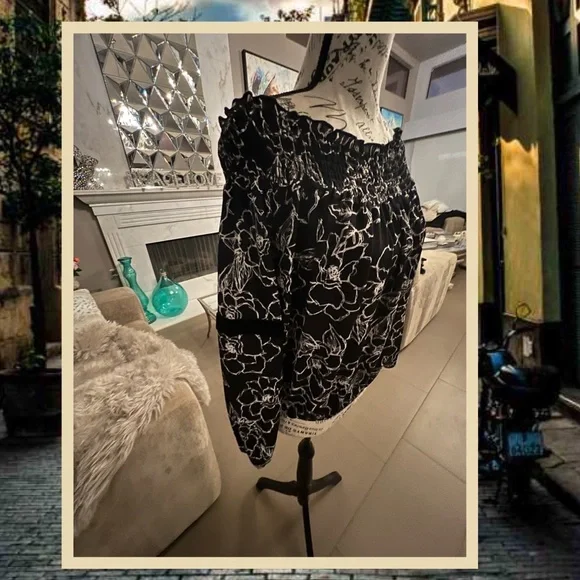 Vintage Havana Off or on Shoulder Top - Picture 4 of 15